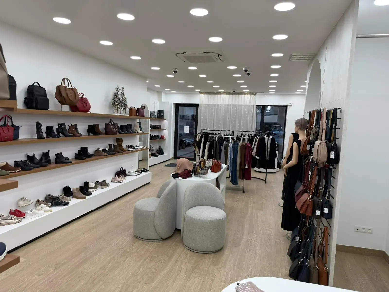 V. Biernaux Interior