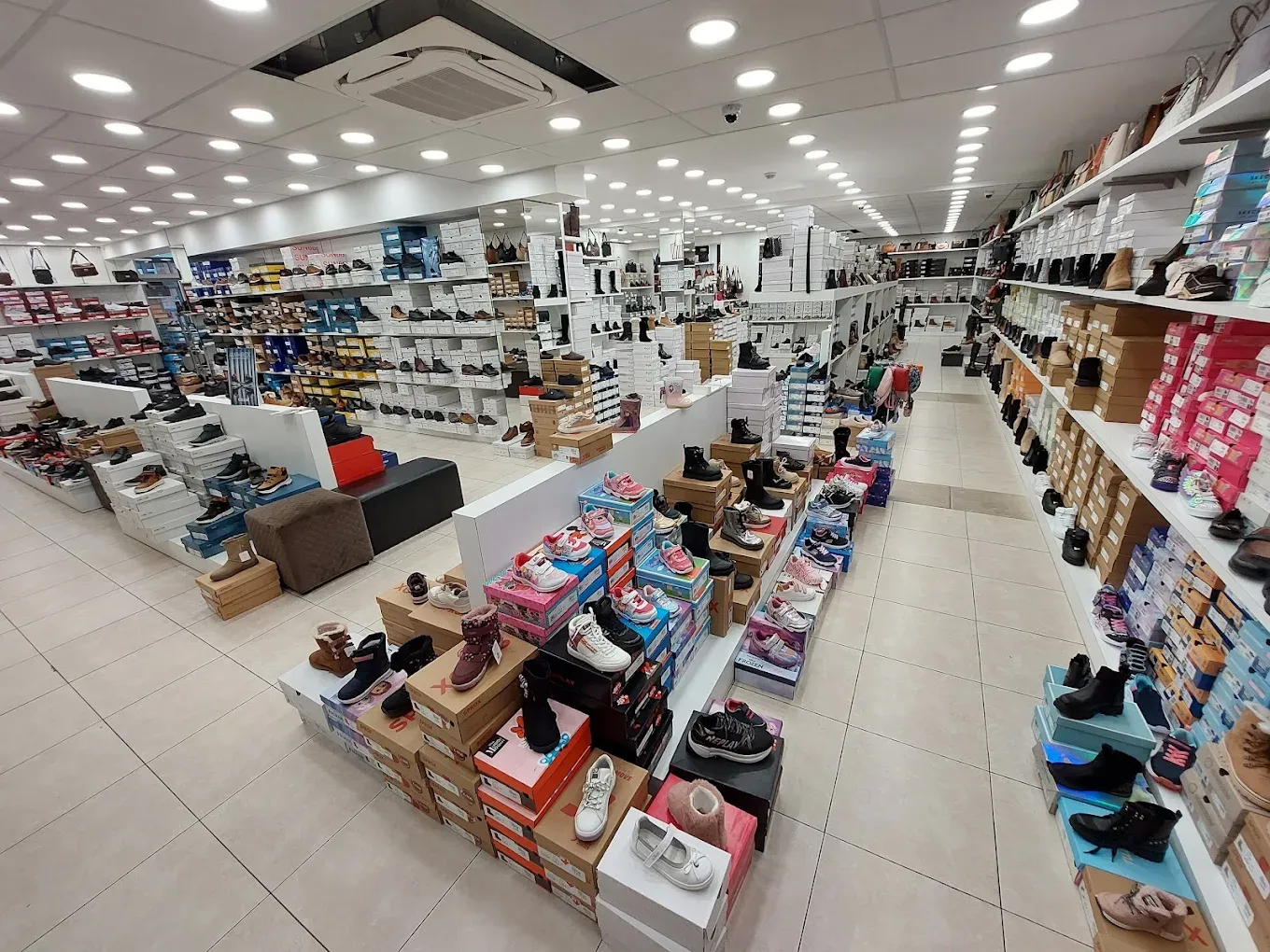 Vasco Shoes Interior 2