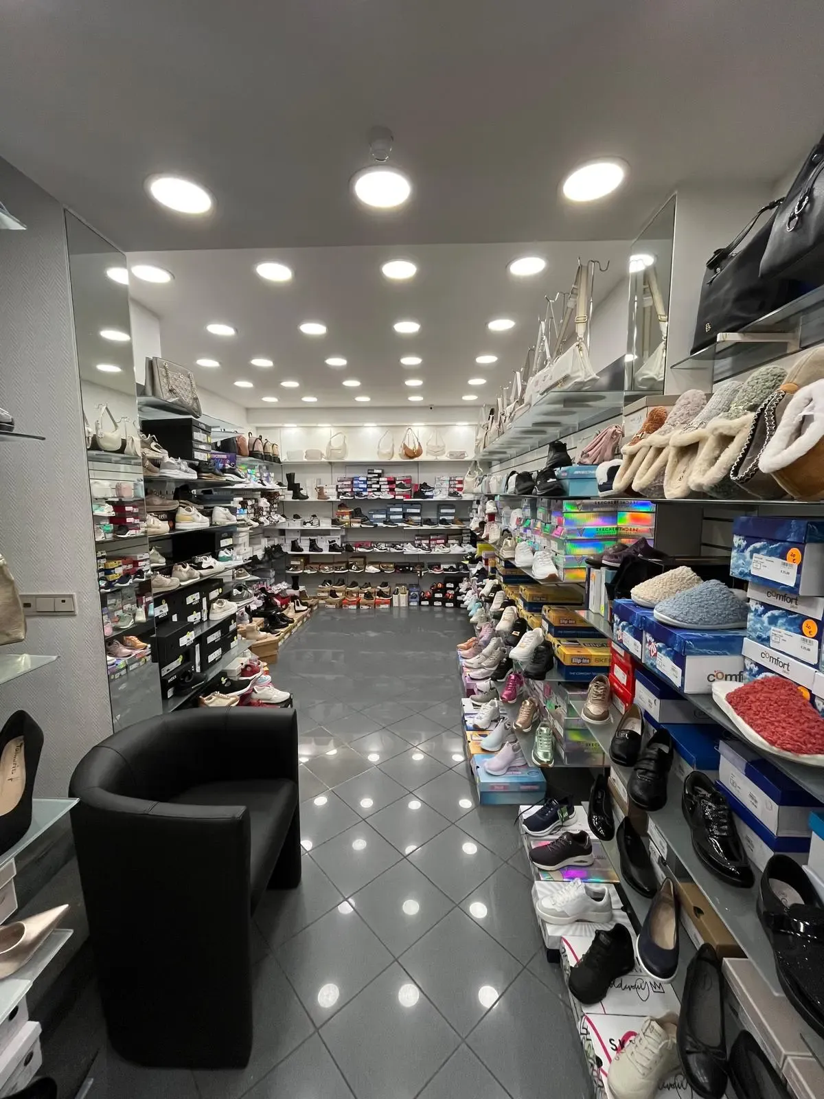 Vasco St. Gilles  Interior